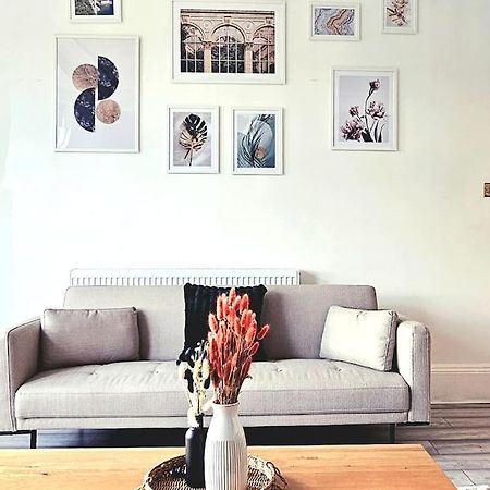 Spacious Haven With Free Parking Glasgow Bagian luar foto