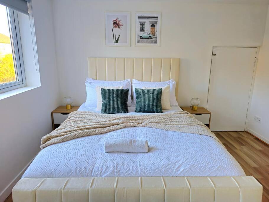 Spacious Haven With Free Parking Glasgow Bagian luar foto