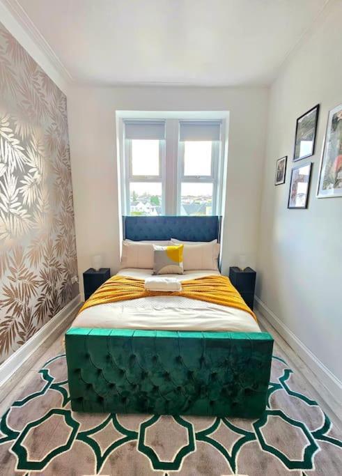 Spacious Haven With Free Parking Glasgow Bagian luar foto