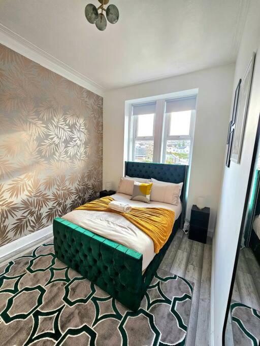 Spacious Haven With Free Parking Glasgow Bagian luar foto