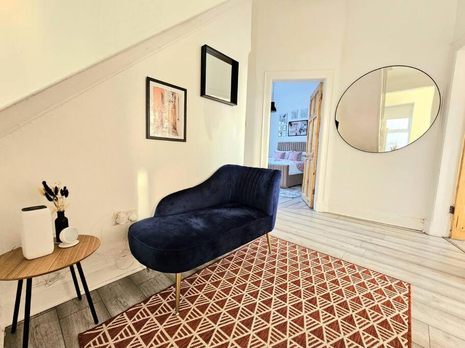 Spacious Haven With Free Parking Glasgow Bagian luar foto